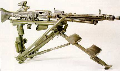 Une MG-42 dans sa configuration lourde 